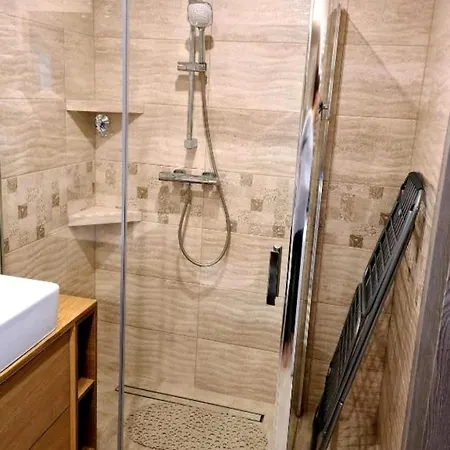 شقة Apartament Rewal ريفال