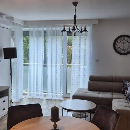 Apartament Rewal شقة *